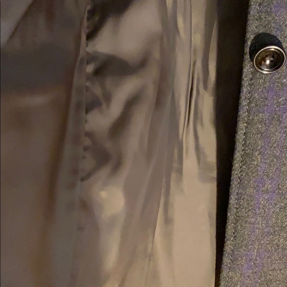 Beautiful warm coat that your closet is missing - Picture 5 of 5